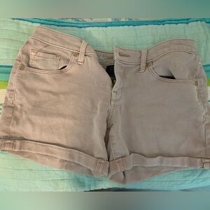 Tan/cream colored jean shorts